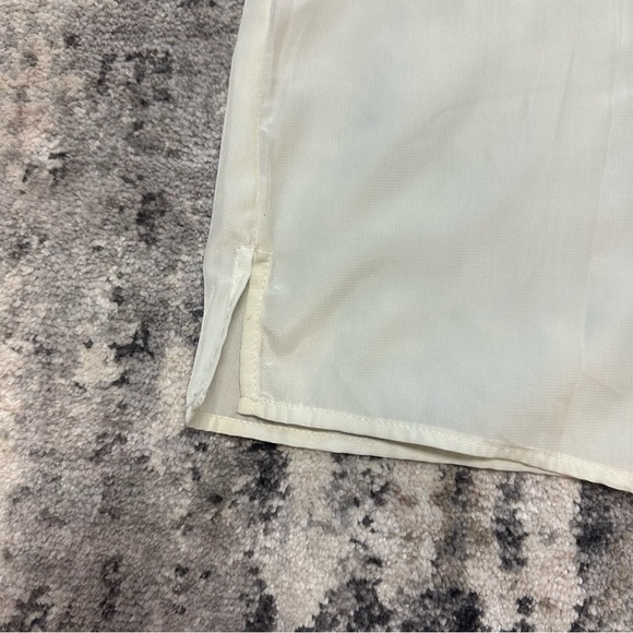 Tobi “cold shoulder” top - Picture 2 of 4